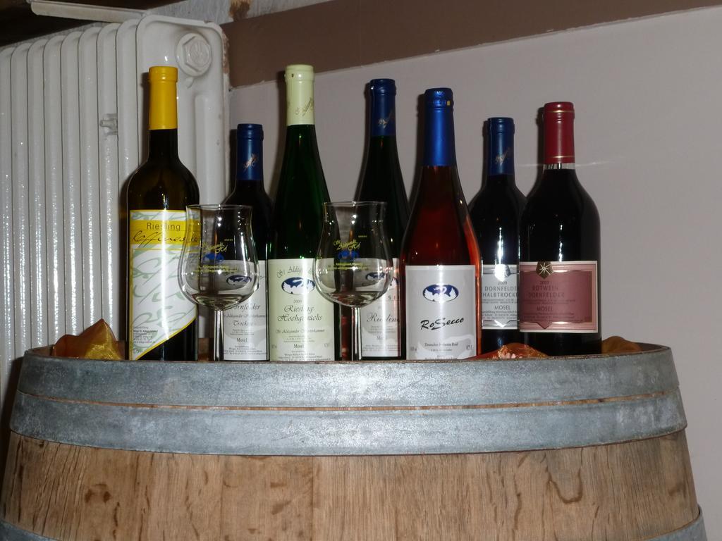 Wein- Und Gaestehaus St. Aldegundishof Sankt Aldegund Ngoại thất bức ảnh